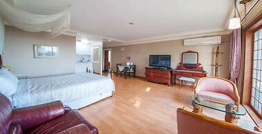 Beachside Whitehouse