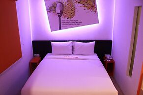 Front One Inn Semarang
