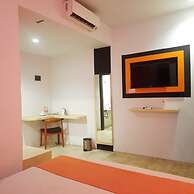 Front One Inn Semarang