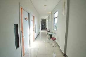 Front One Budget Hotel Tirtonadi Solo