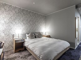 Century Plaza Hotel