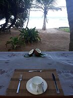 Arcade Beach Hotel
