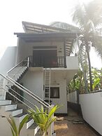 Arcade Beach Hotel