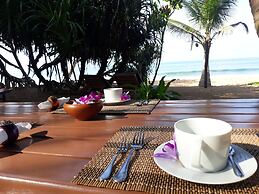 Arcade Beach Hotel