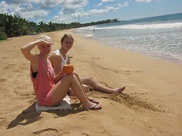 Arcade Beach Hotel