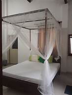 Arcade Beach Hotel