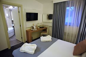 Santiny Hotel & Restaurant