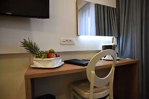 Santiny Hotel & Restaurant