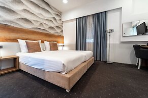 Santiny Hotel & Restaurant
