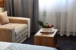 Santiny Hotel & Restaurant