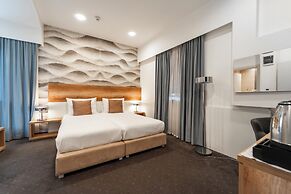 Santiny Hotel & Restaurant