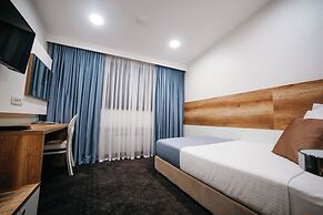 Santiny Hotel & Restaurant