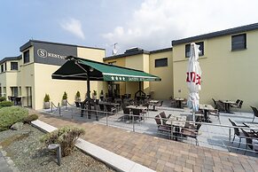 Santiny Hotel & Restaurant