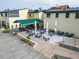 Santiny Hotel & Restaurant