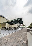 Santiny Hotel & Restaurant
