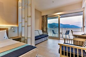Carine Hotel Delfin