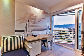 Carine Hotel Delfin