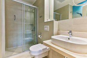 Carine Hotel Delfin