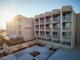 Carine Hotel Delfin