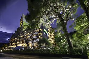 Carine Hotel Park
