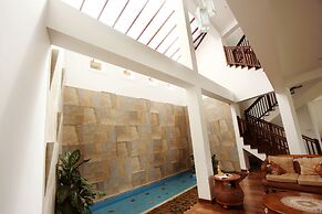 Sunlit Villa