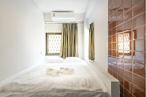 Sloth Hostel