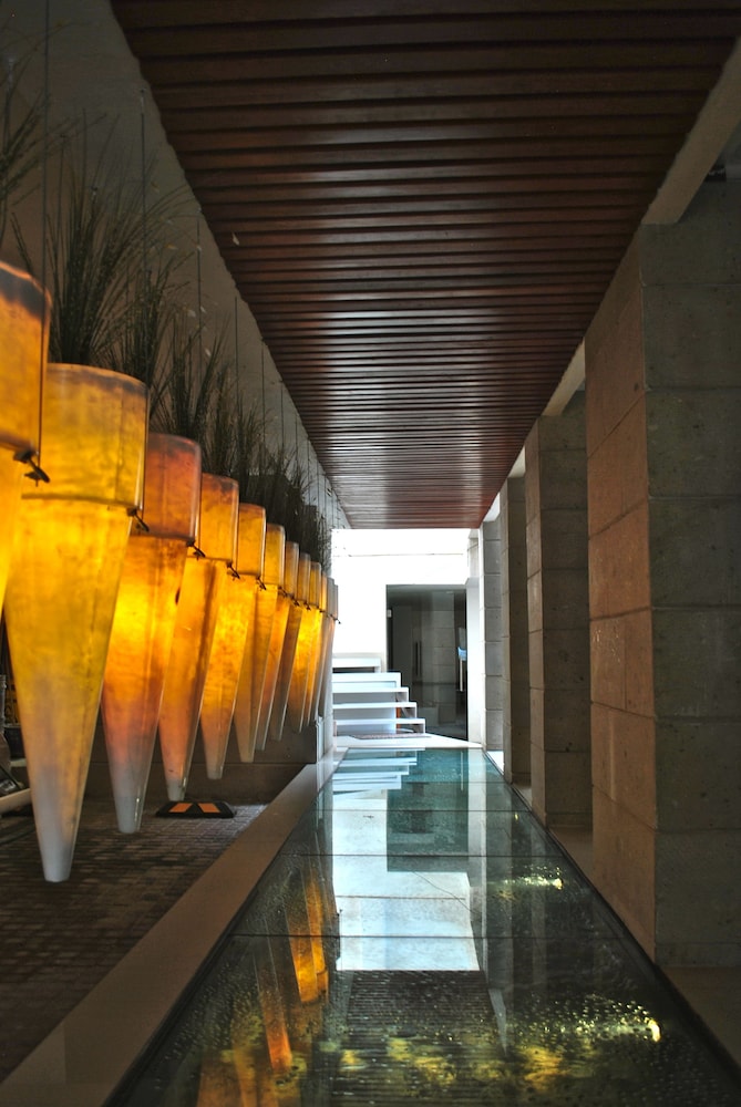 Business Suites SG