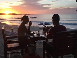 Ao Thong Beach Bungalows & Restaurant