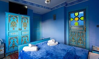 Puerta Azul