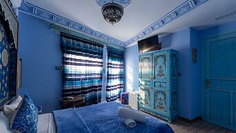 Puerta Azul