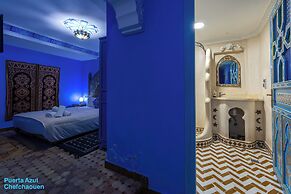Puerta Azul