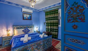 Puerta Azul