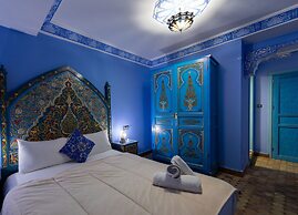 Puerta Azul