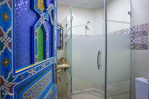 Puerta Azul