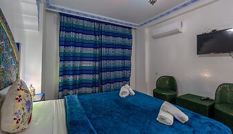 Puerta Azul