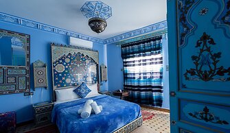 Puerta Azul