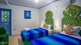 Puerta Azul