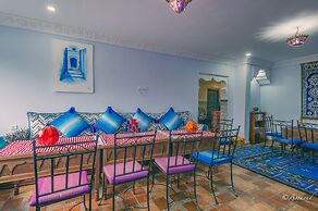 Puerta Azul