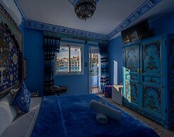 Puerta Azul