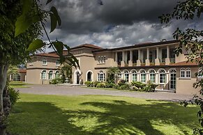 La Esmeralda en el Encanto Hotel Petit