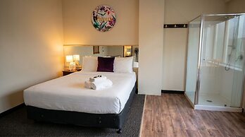Aura Hotel