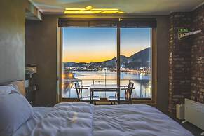 B&F Hotel