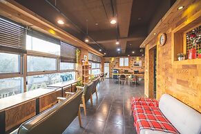 B&F Hotel