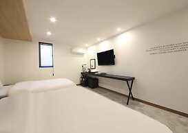 B&F Hotel
