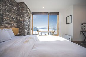 B&F Hotel