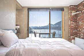 B&F Hotel