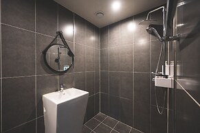 B&F Hotel