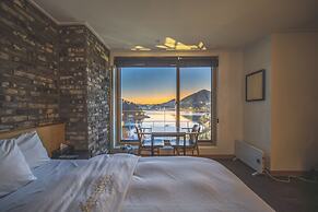 B&F Hotel