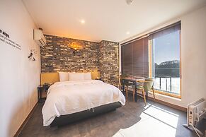 B&F Hotel