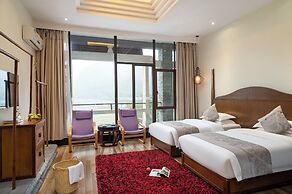 Guilin Crystal Crescent Moon Hotel